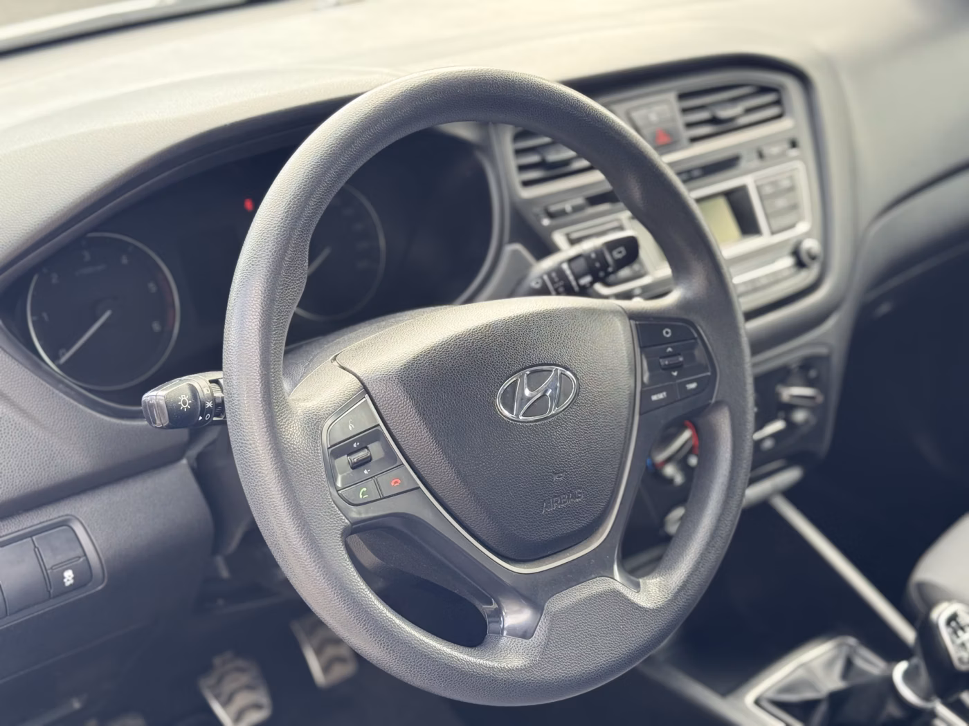 Hyundai i20 фото 17