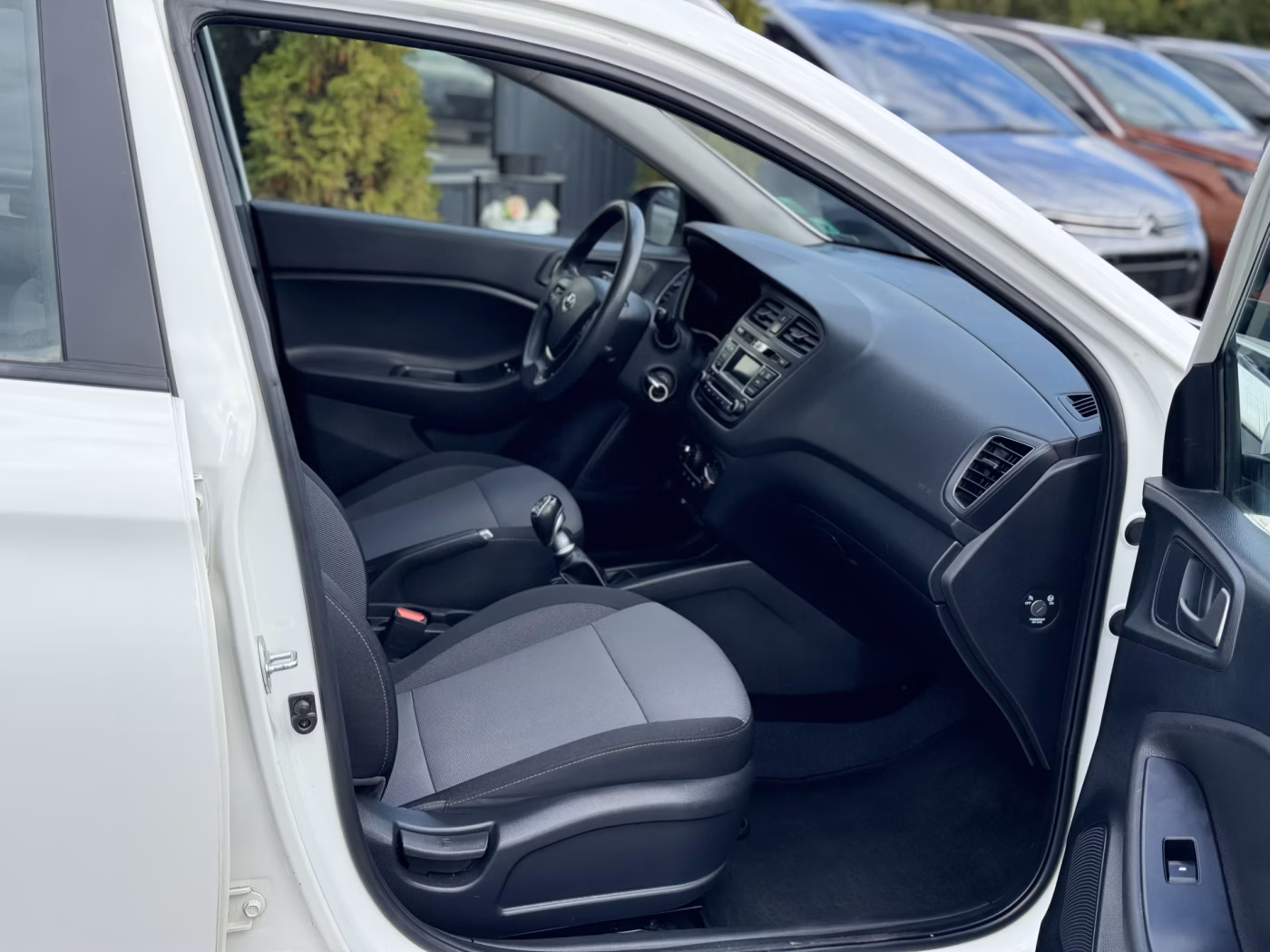 Hyundai i20 фото 15