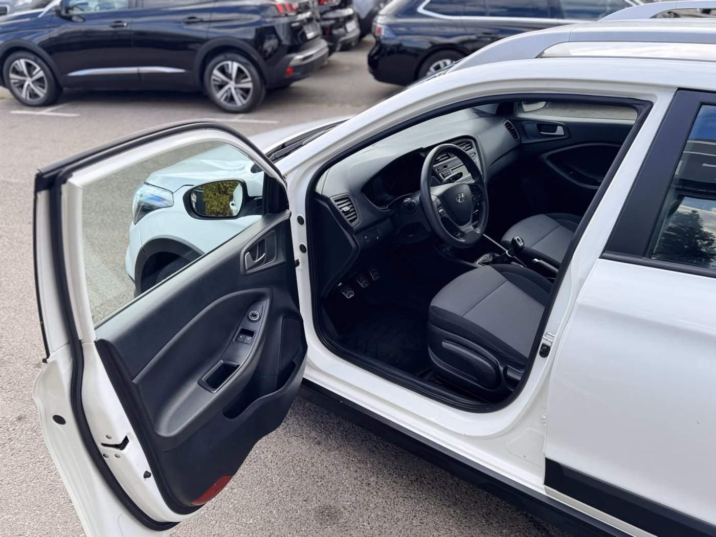 Hyundai i20 фото 11