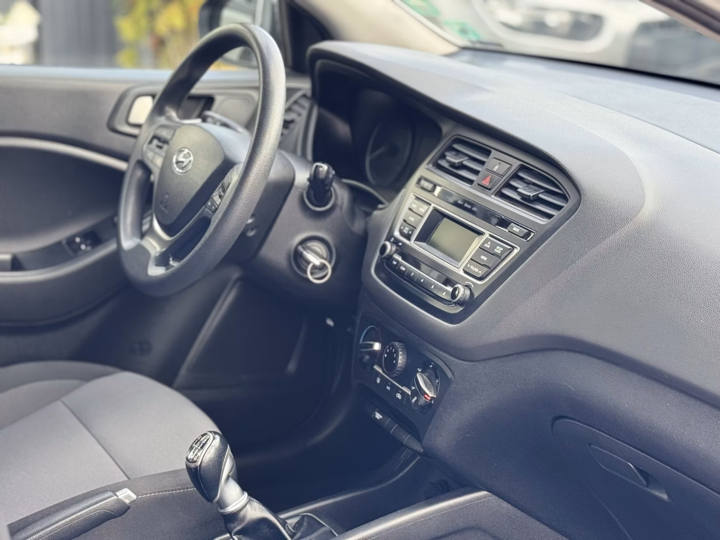 Hyundai i20 фото 16