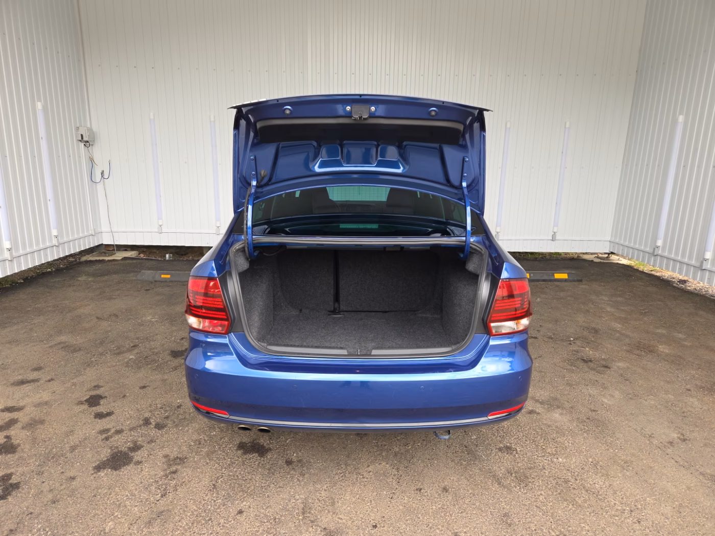 Volkswagen Polo Sedan фото 16