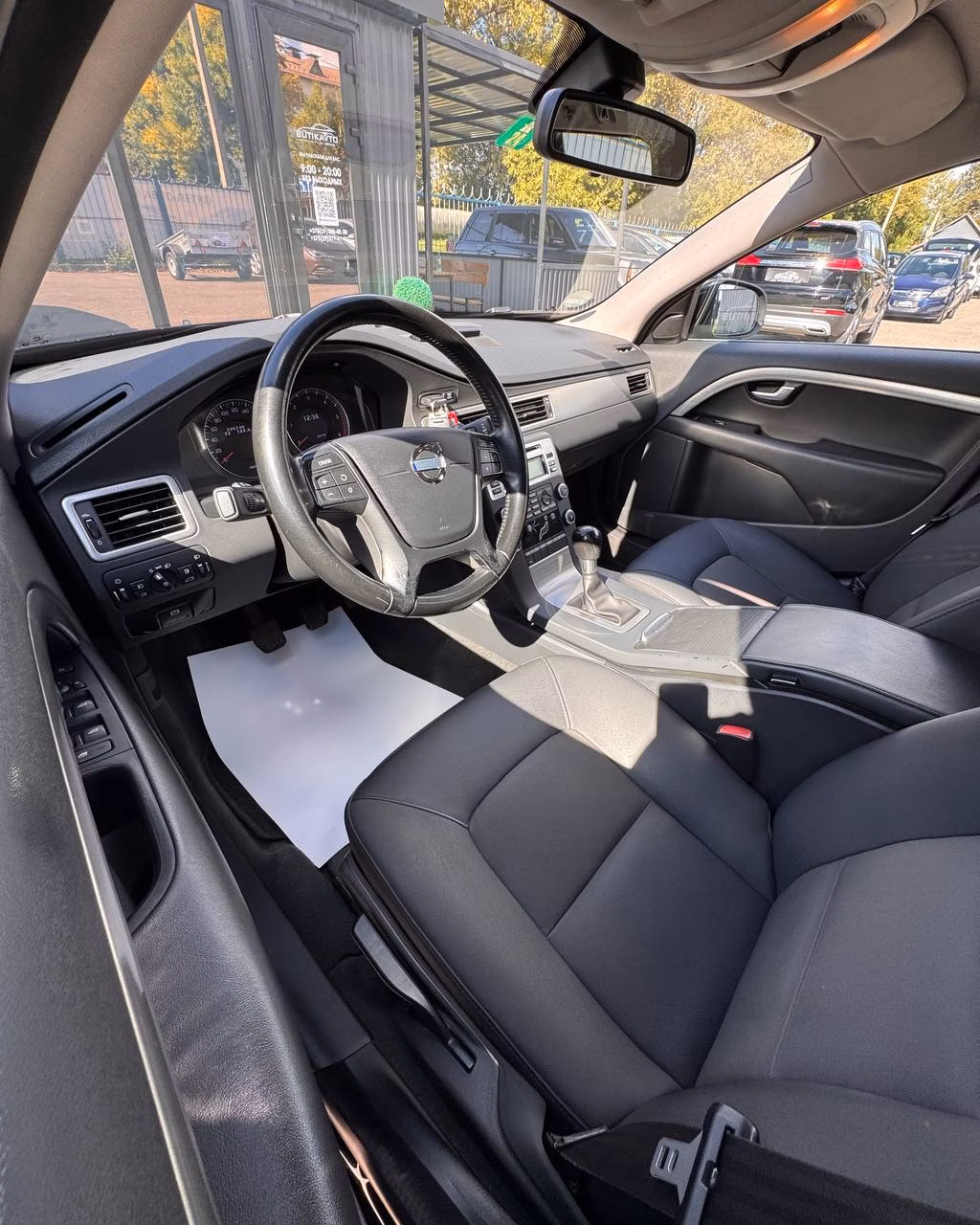 Volvo V70 фото 8