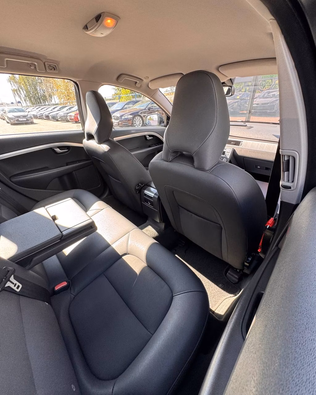 Volvo V70 фото 10