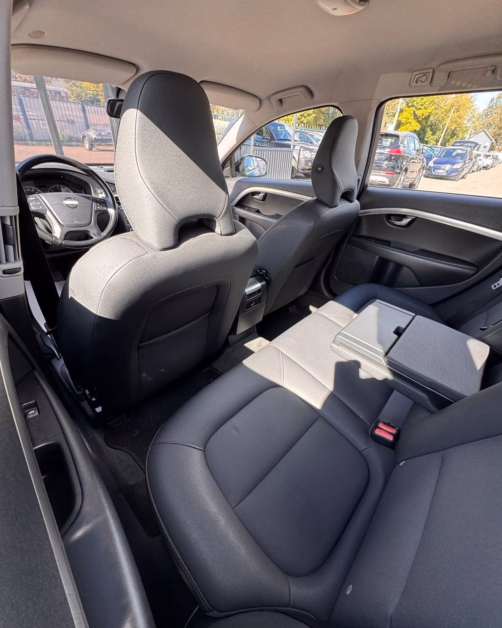 Volvo V70 фото 11