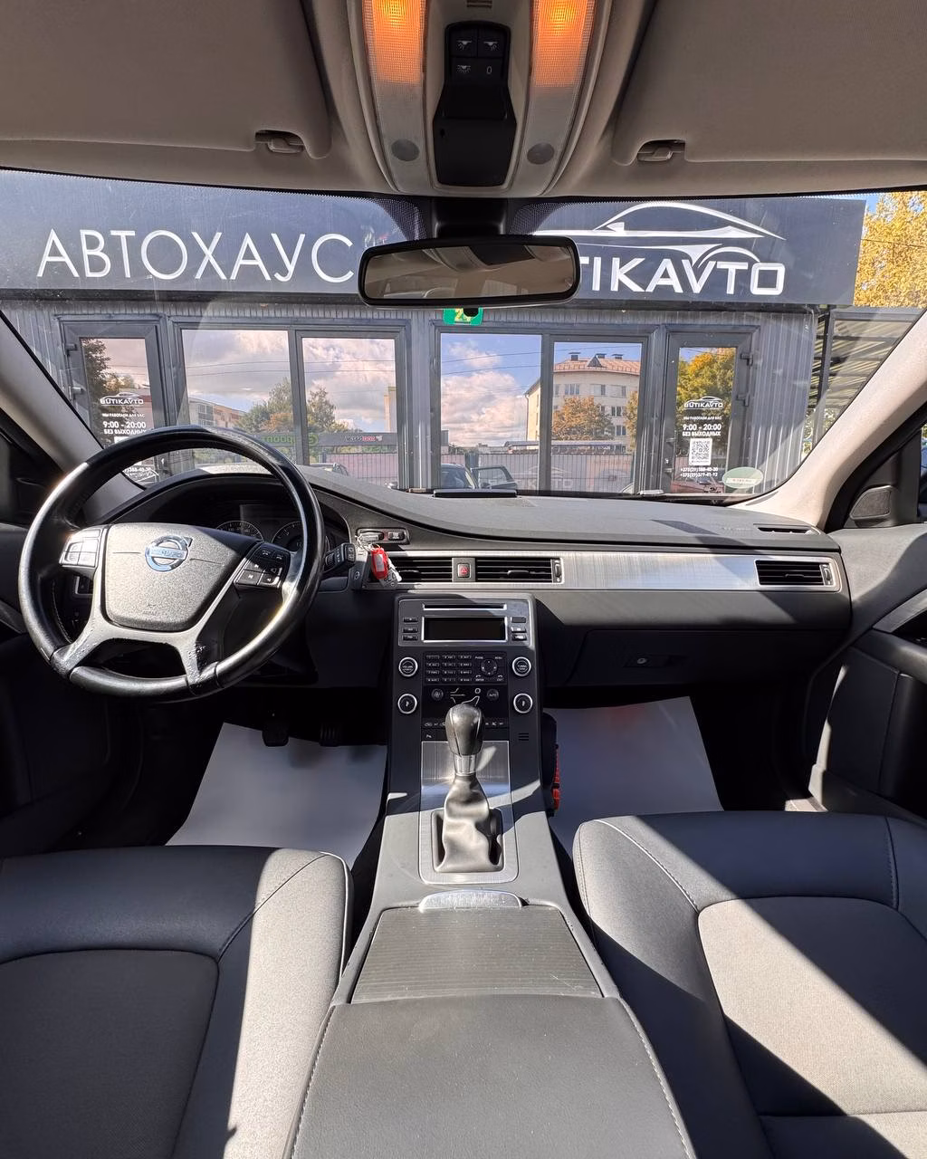 Volvo V70 фото 12