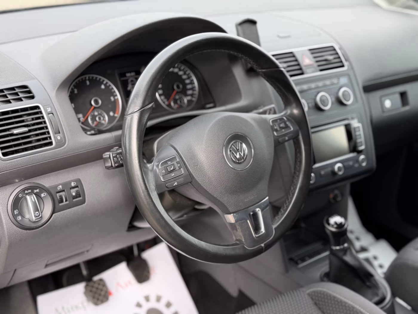 Volkswagen Touran фото 18