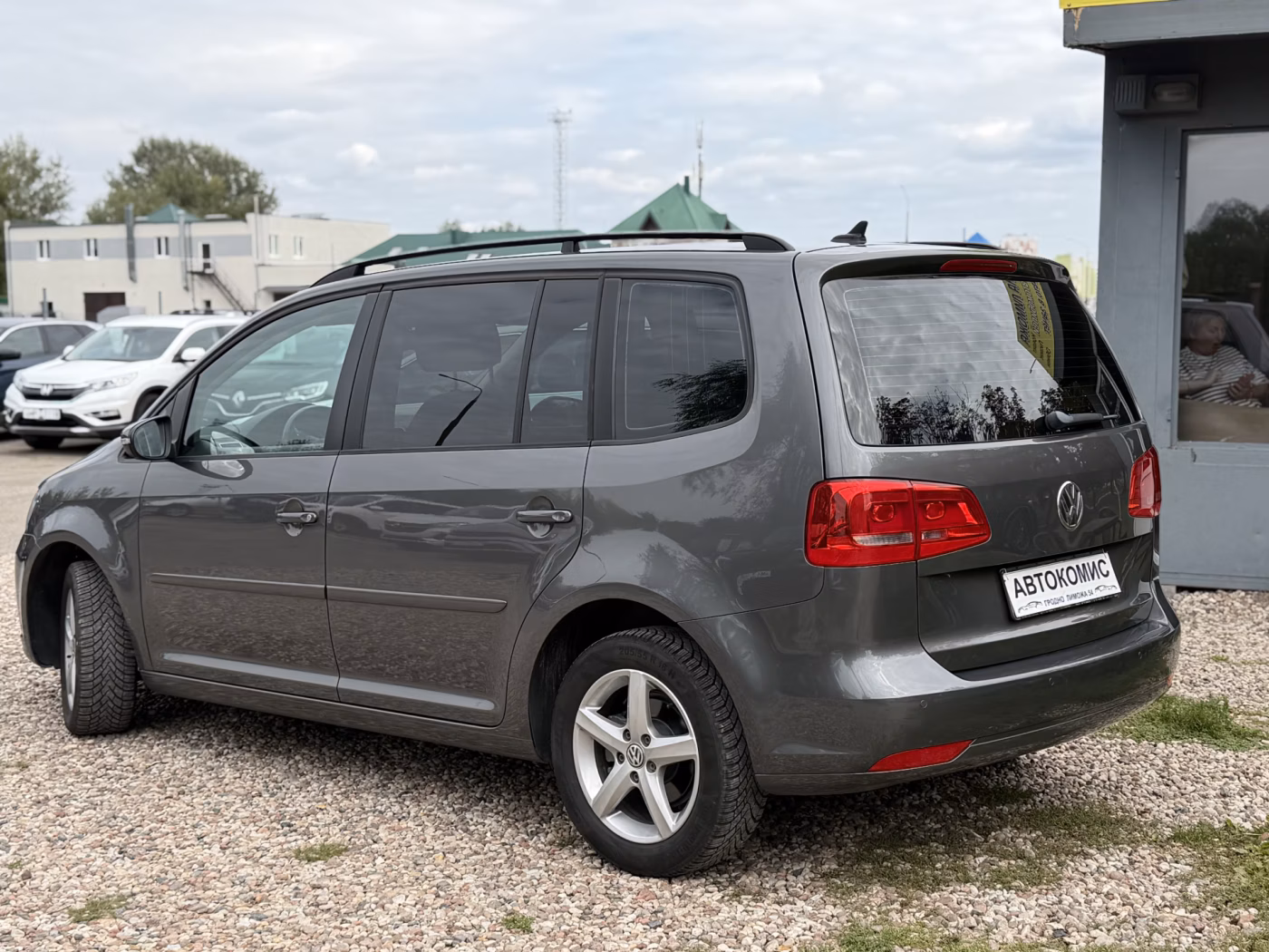 Volkswagen Touran фото 2
