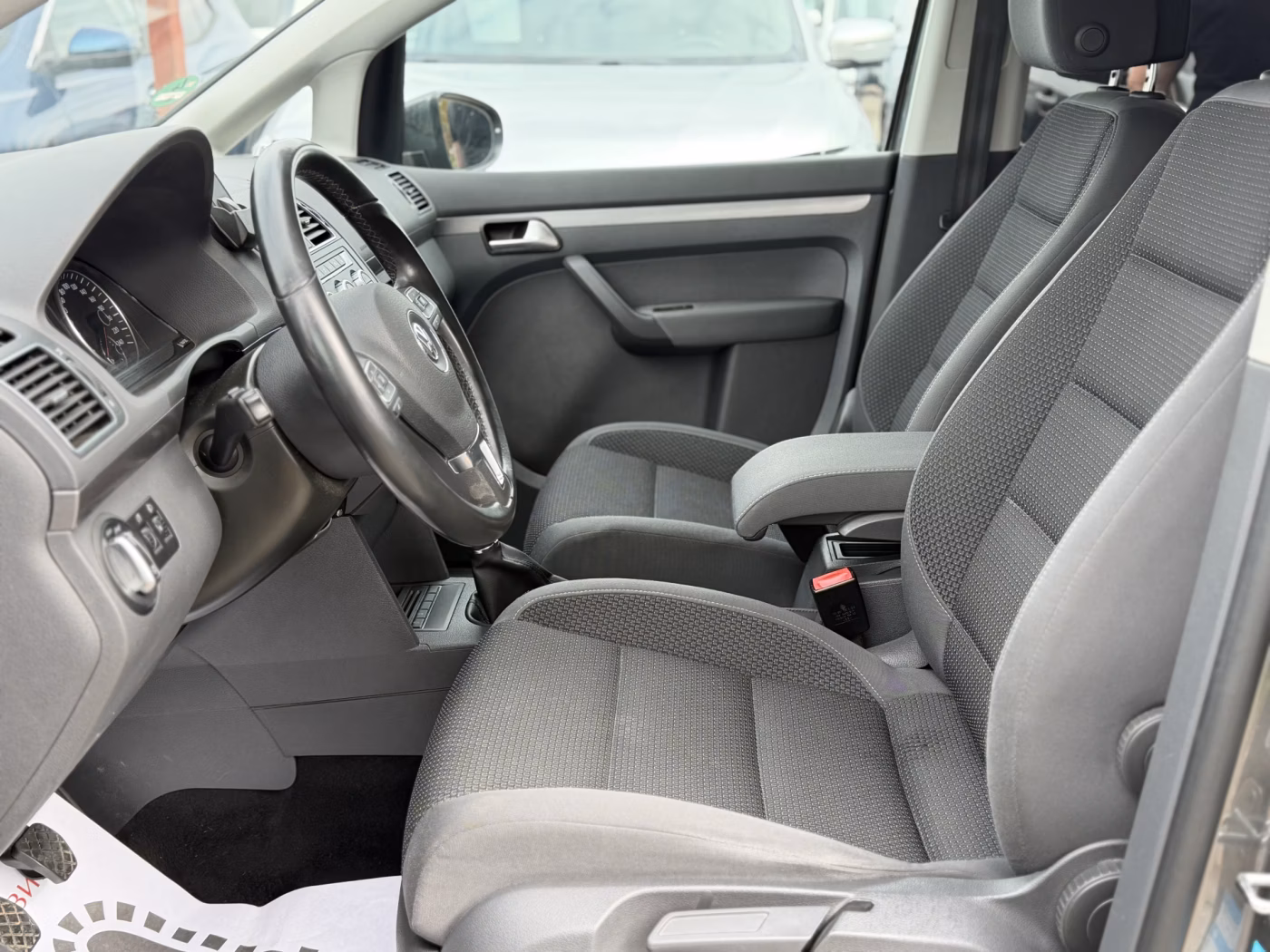 Volkswagen Touran фото 17
