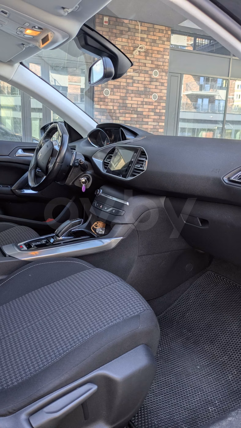 Peugeot 308 фото 6