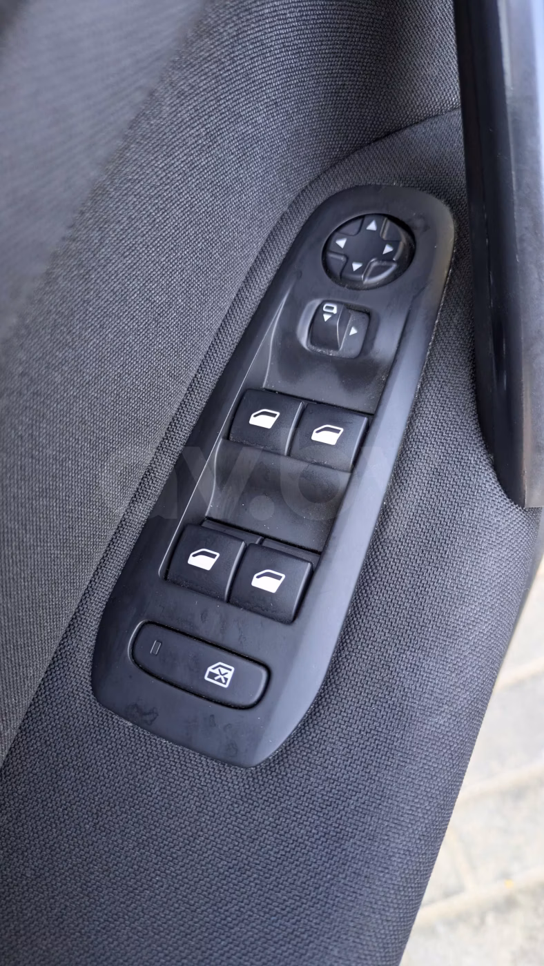 Peugeot 308 фото 12