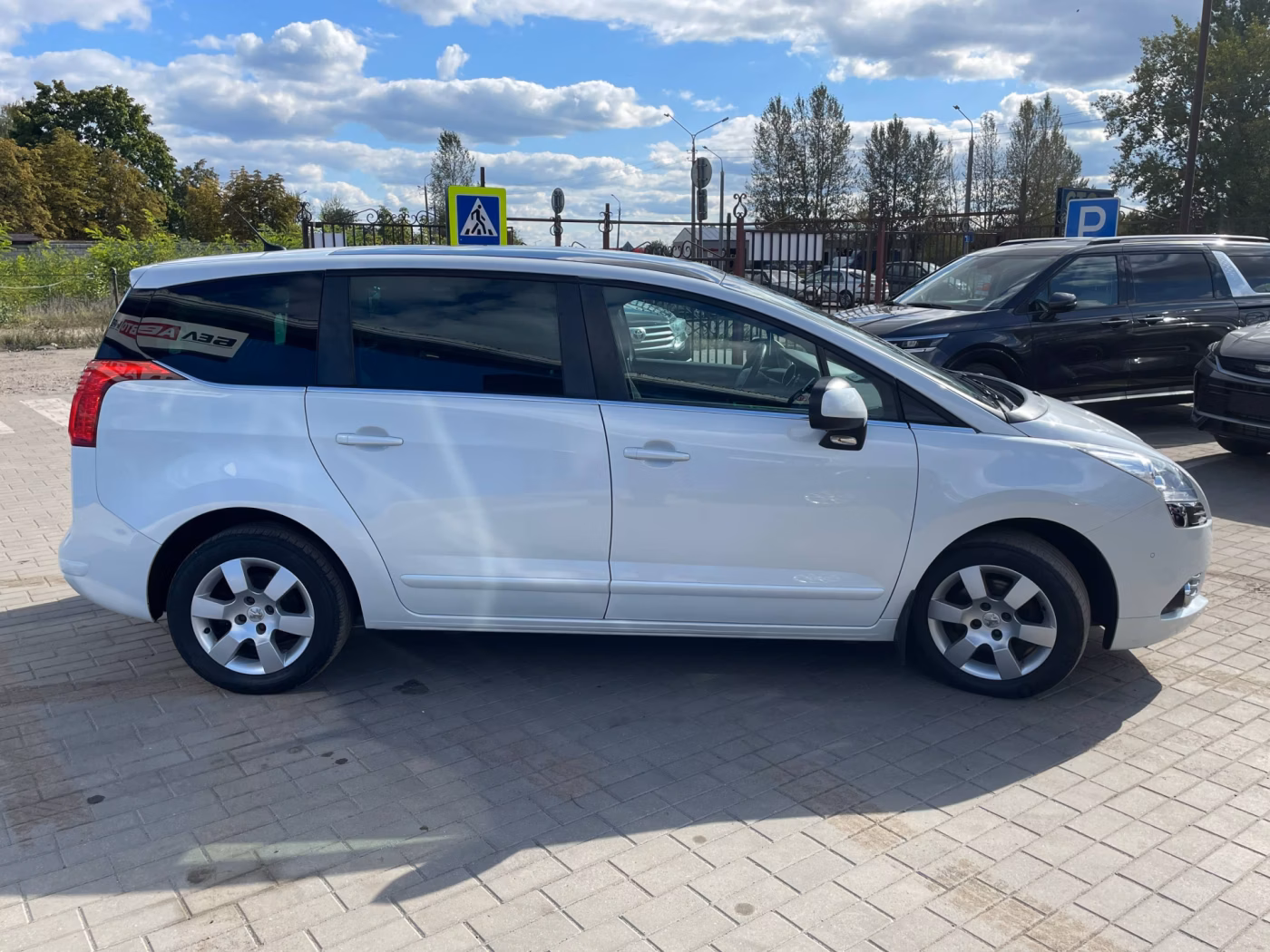 Peugeot 5008 фото 6