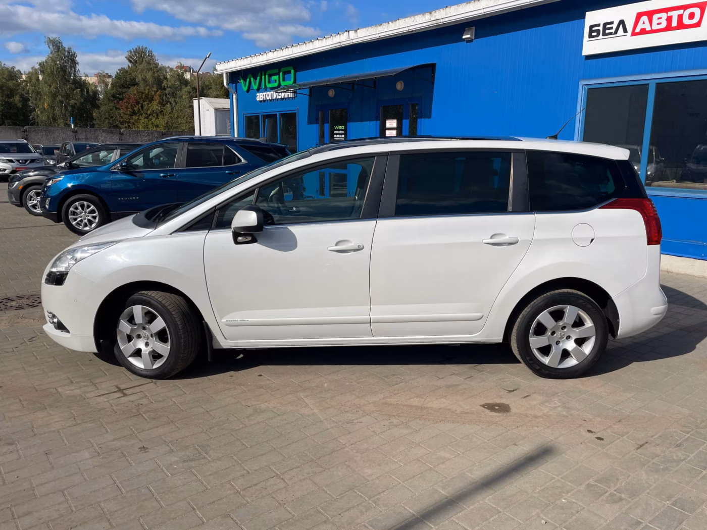 Peugeot 5008 фото 10