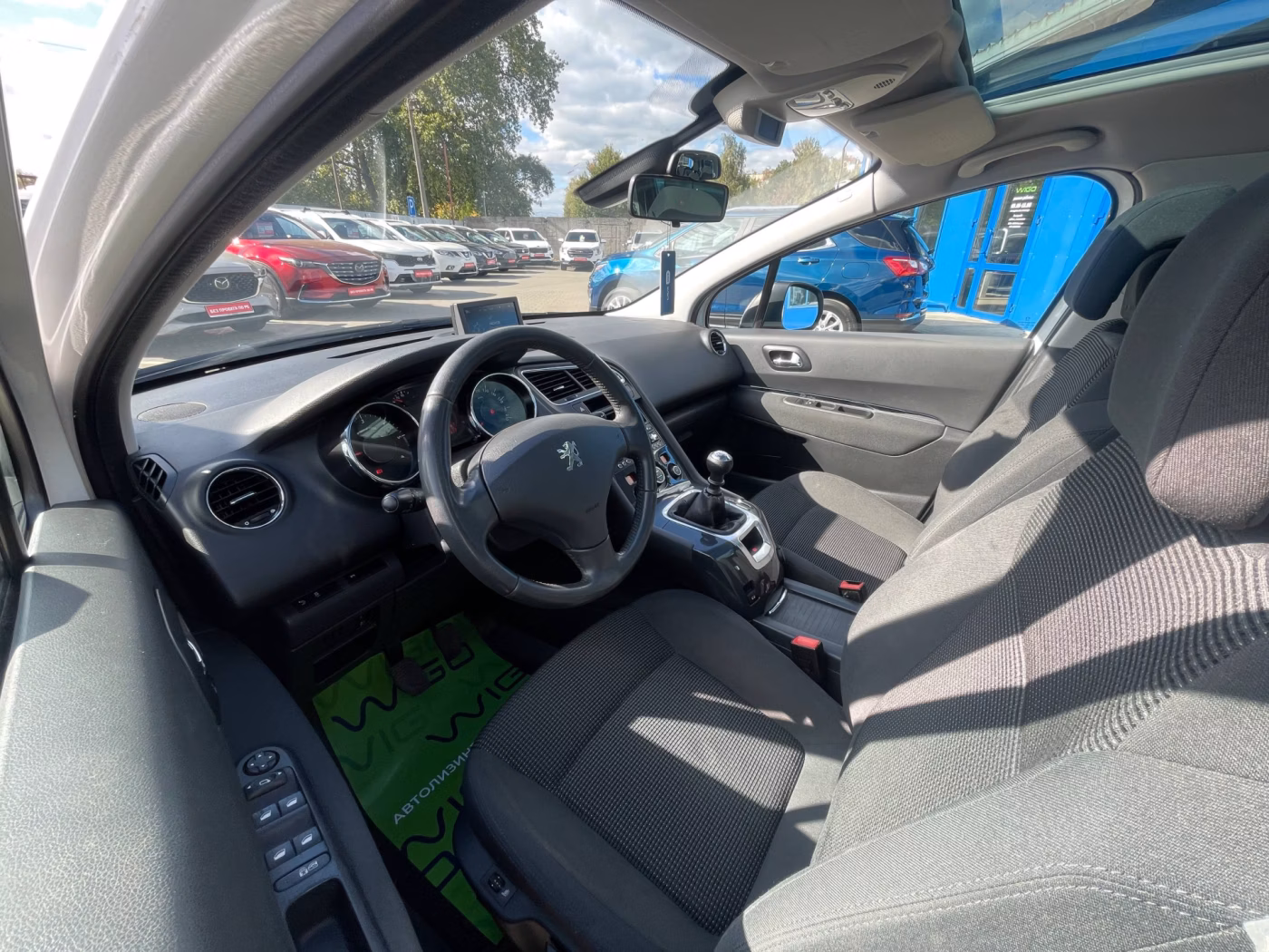 Peugeot 5008 фото 11