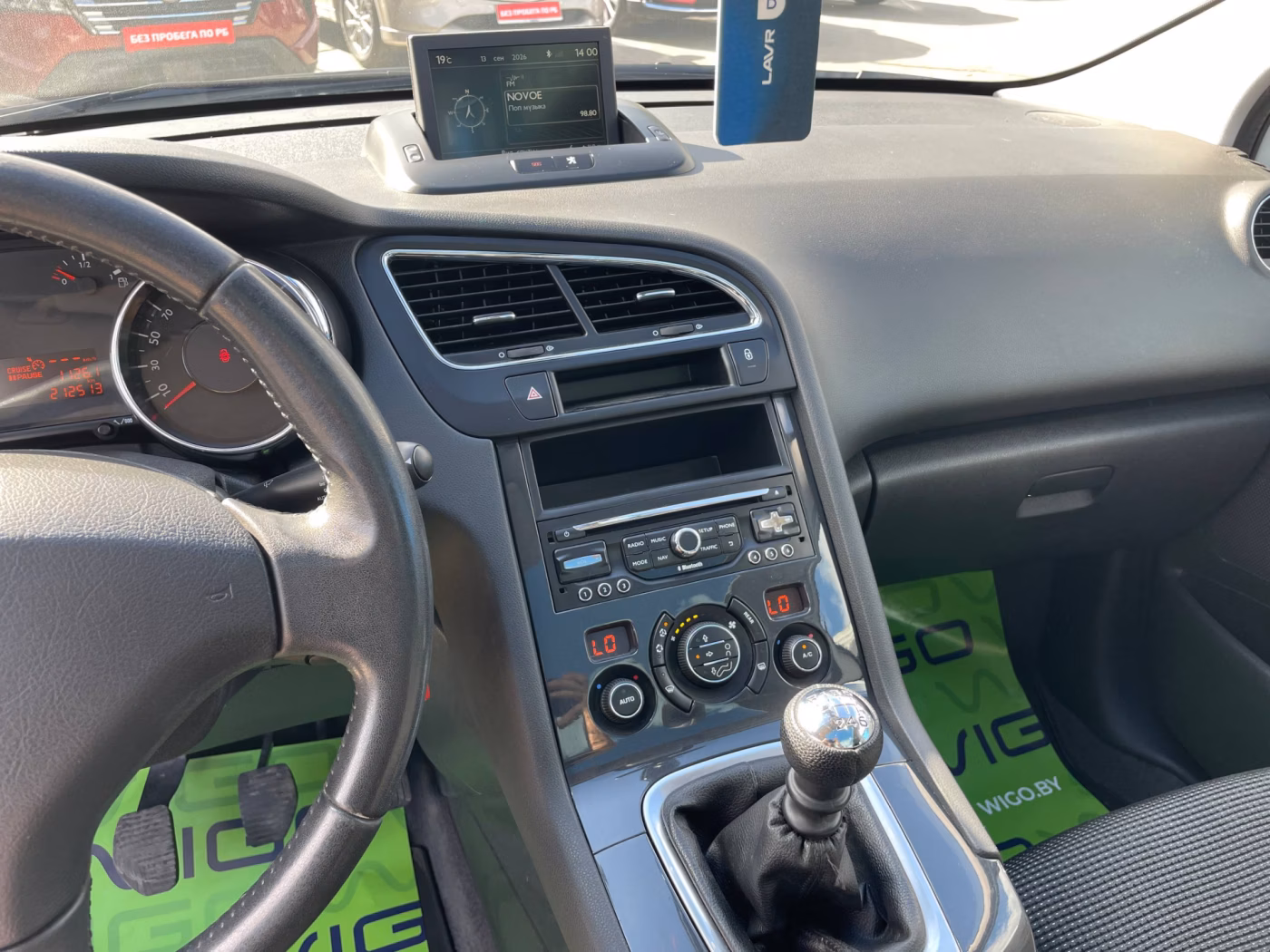 Peugeot 5008 фото 13