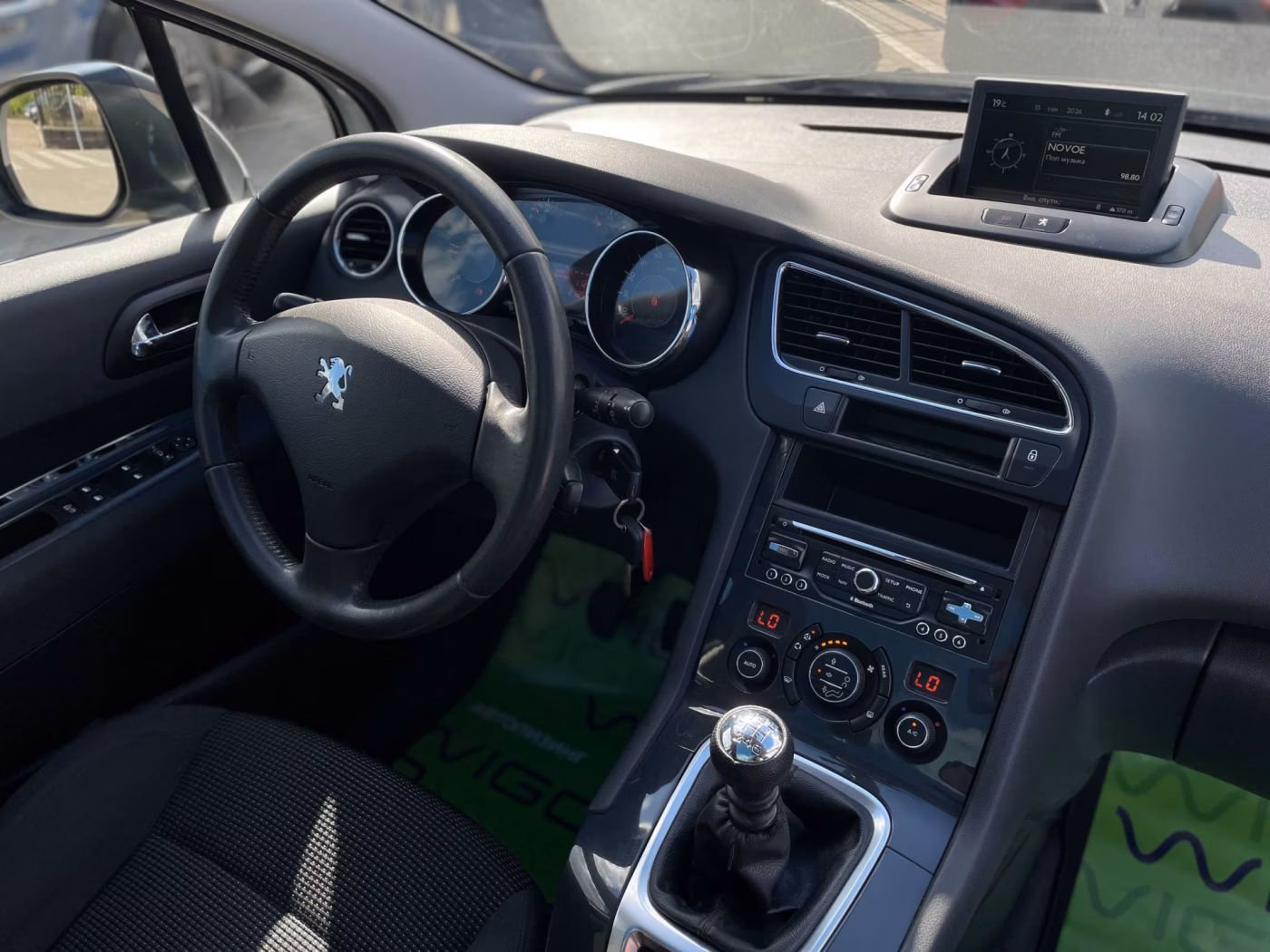 Peugeot 5008 фото 18
