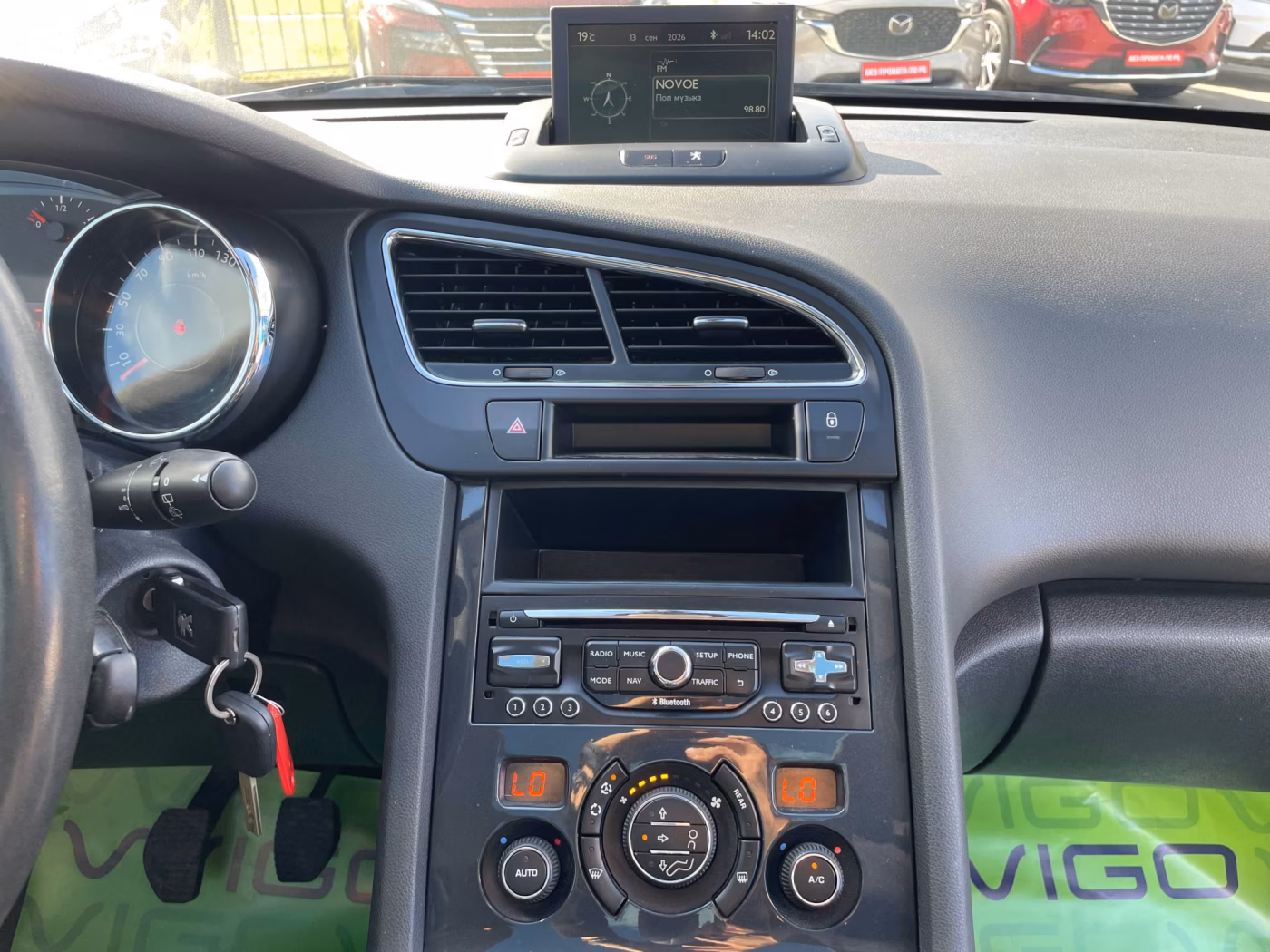 Peugeot 5008 фото 19