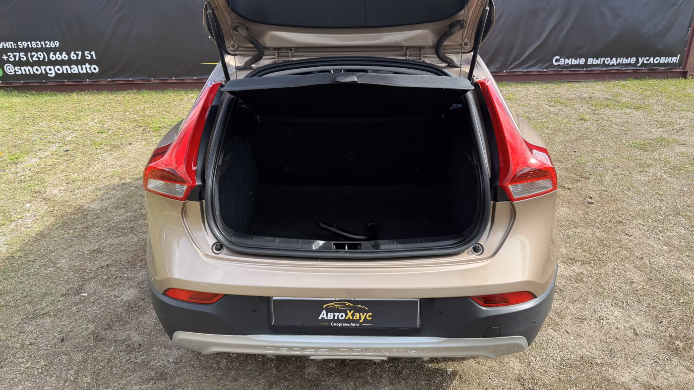 Volvo V40 Cross Country фото 7