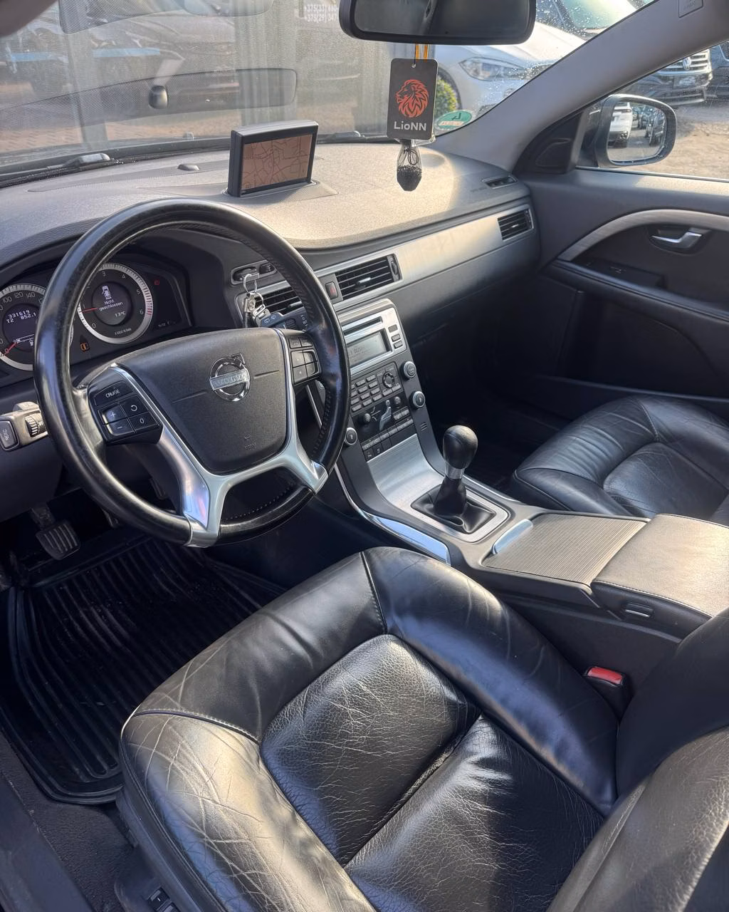 Volvo V70 фото 8