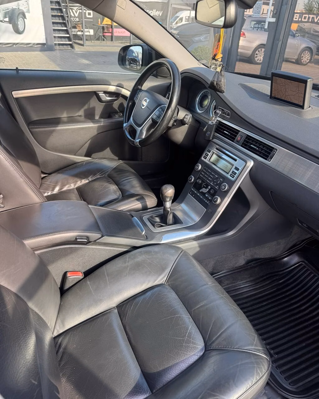 Volvo V70 фото 13