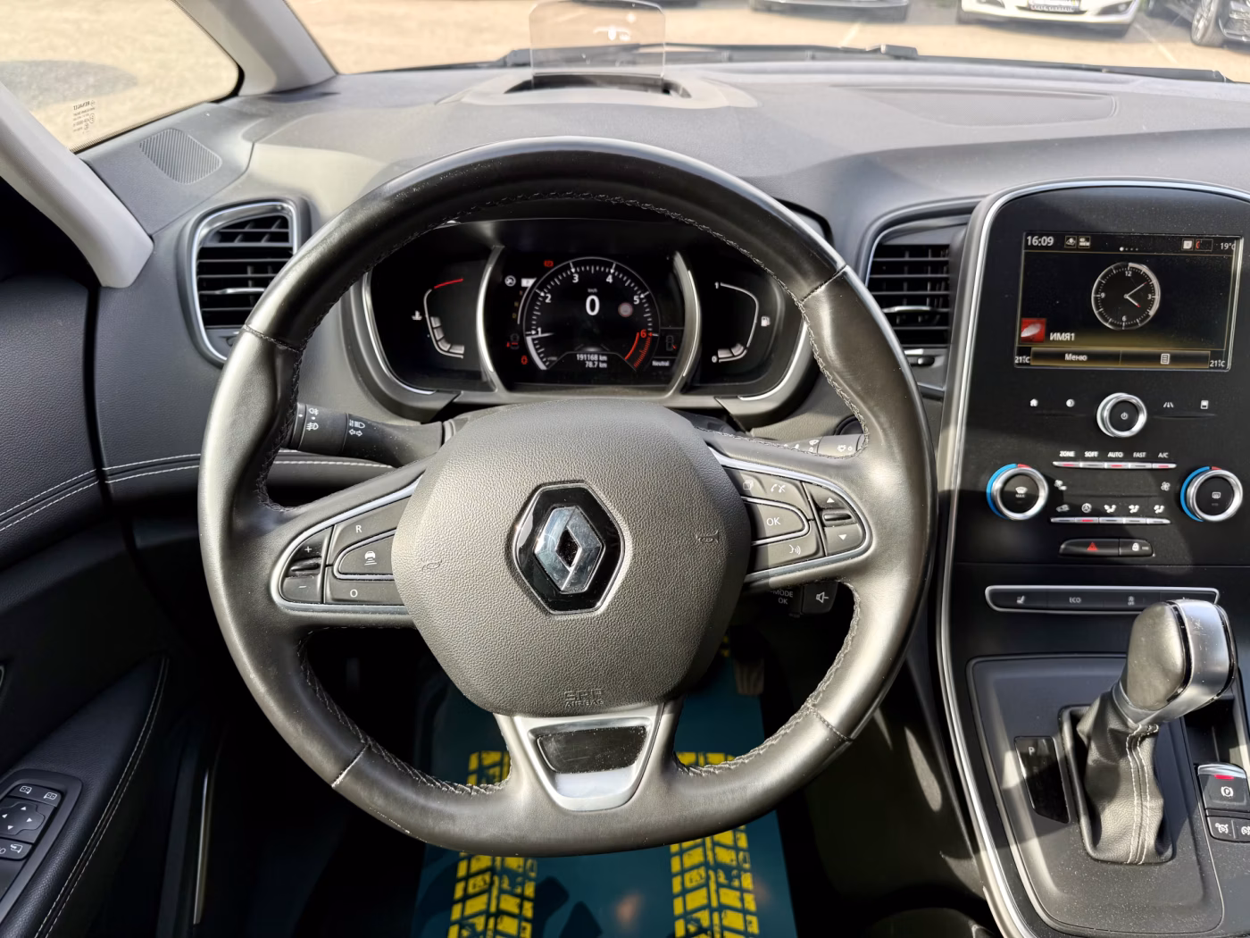 Renault Grand Scenic фото 23
