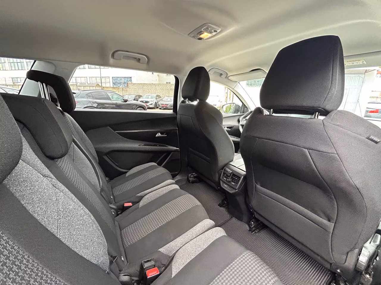 Peugeot 5008 фото 14
