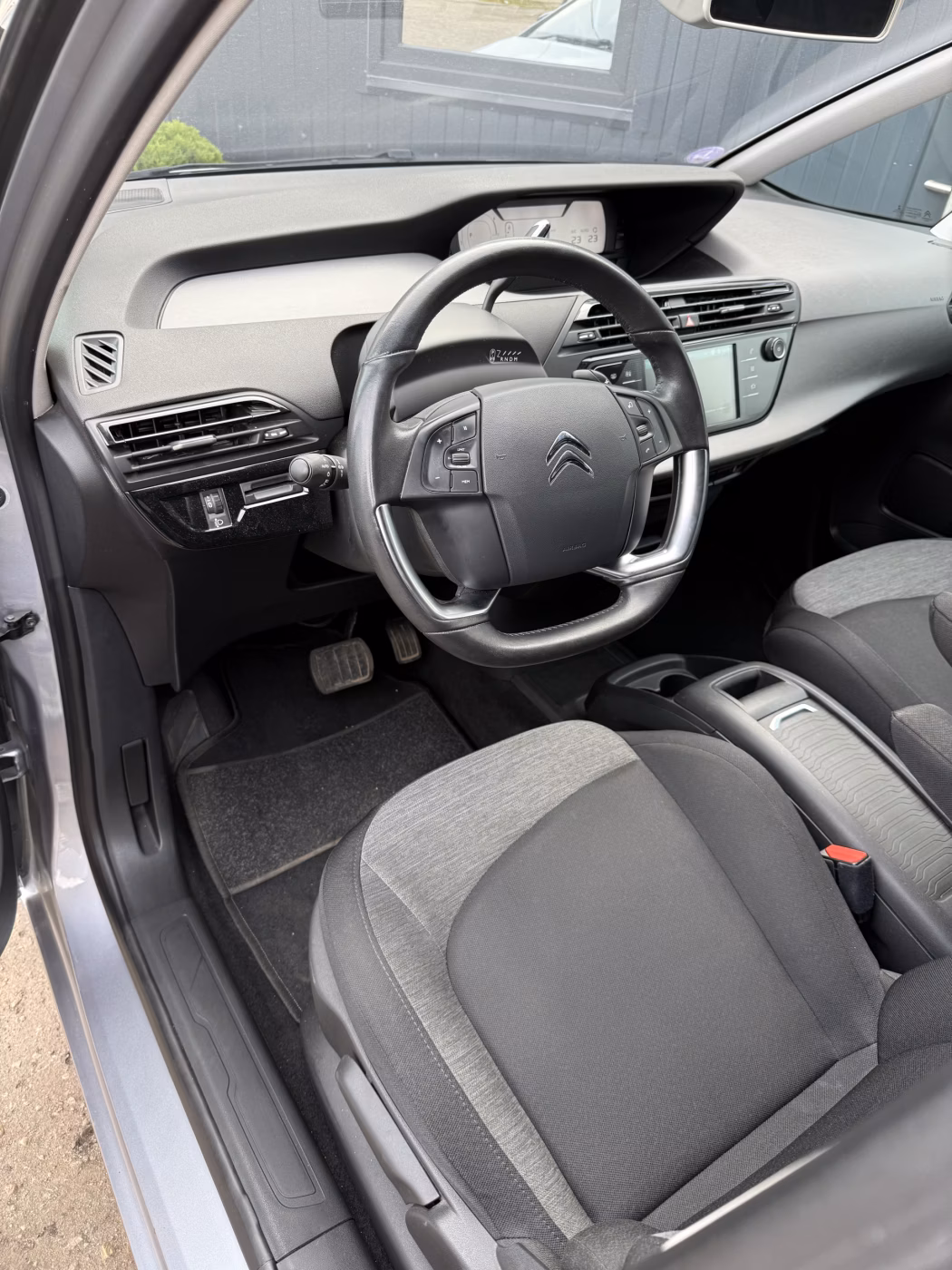Citroen C4 Grand Spacetourer фото 7