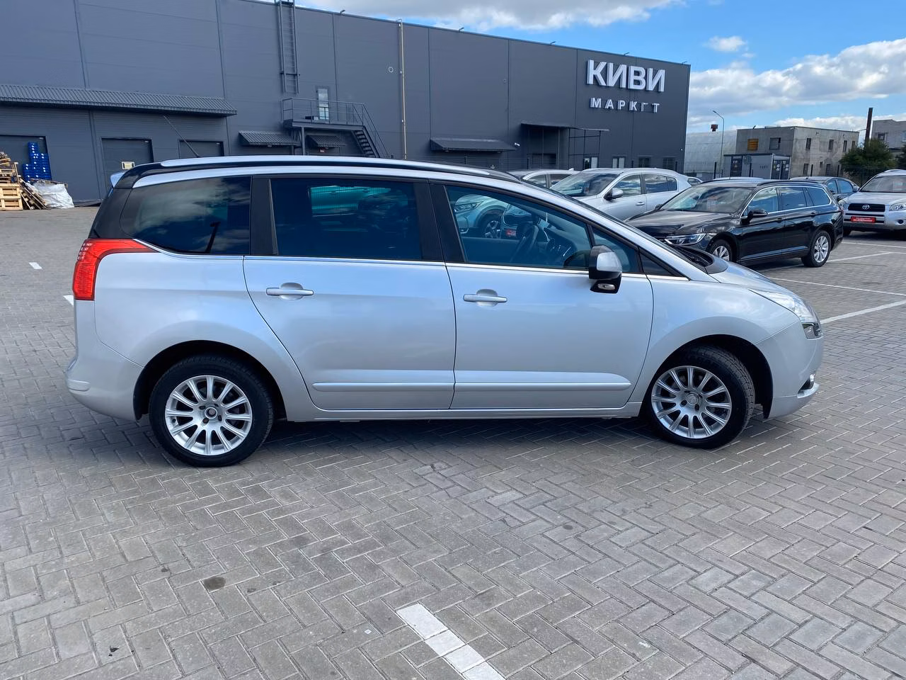 Peugeot 5008 фото 4