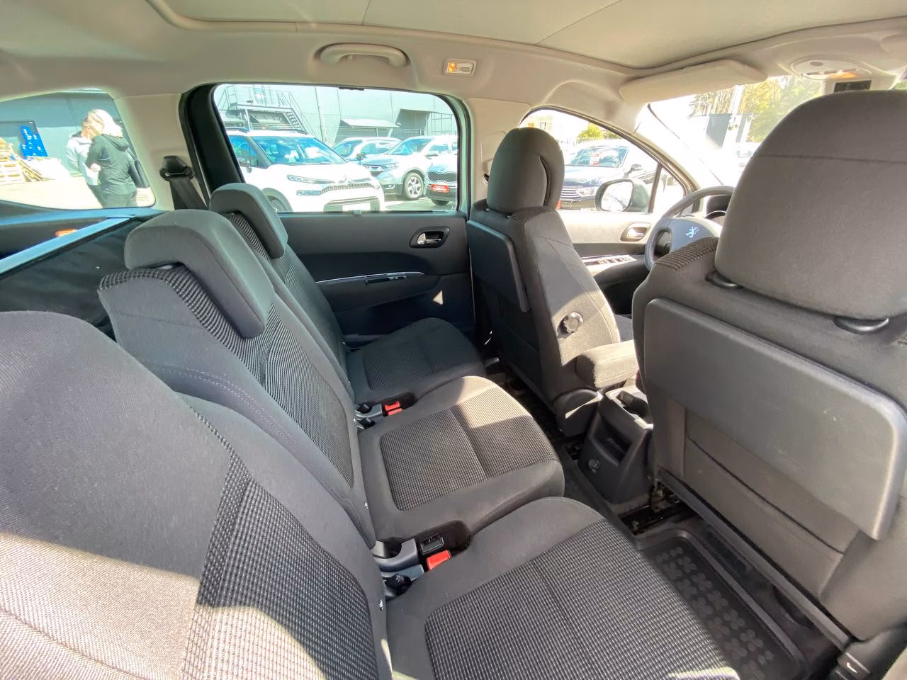 Peugeot 5008 фото 18