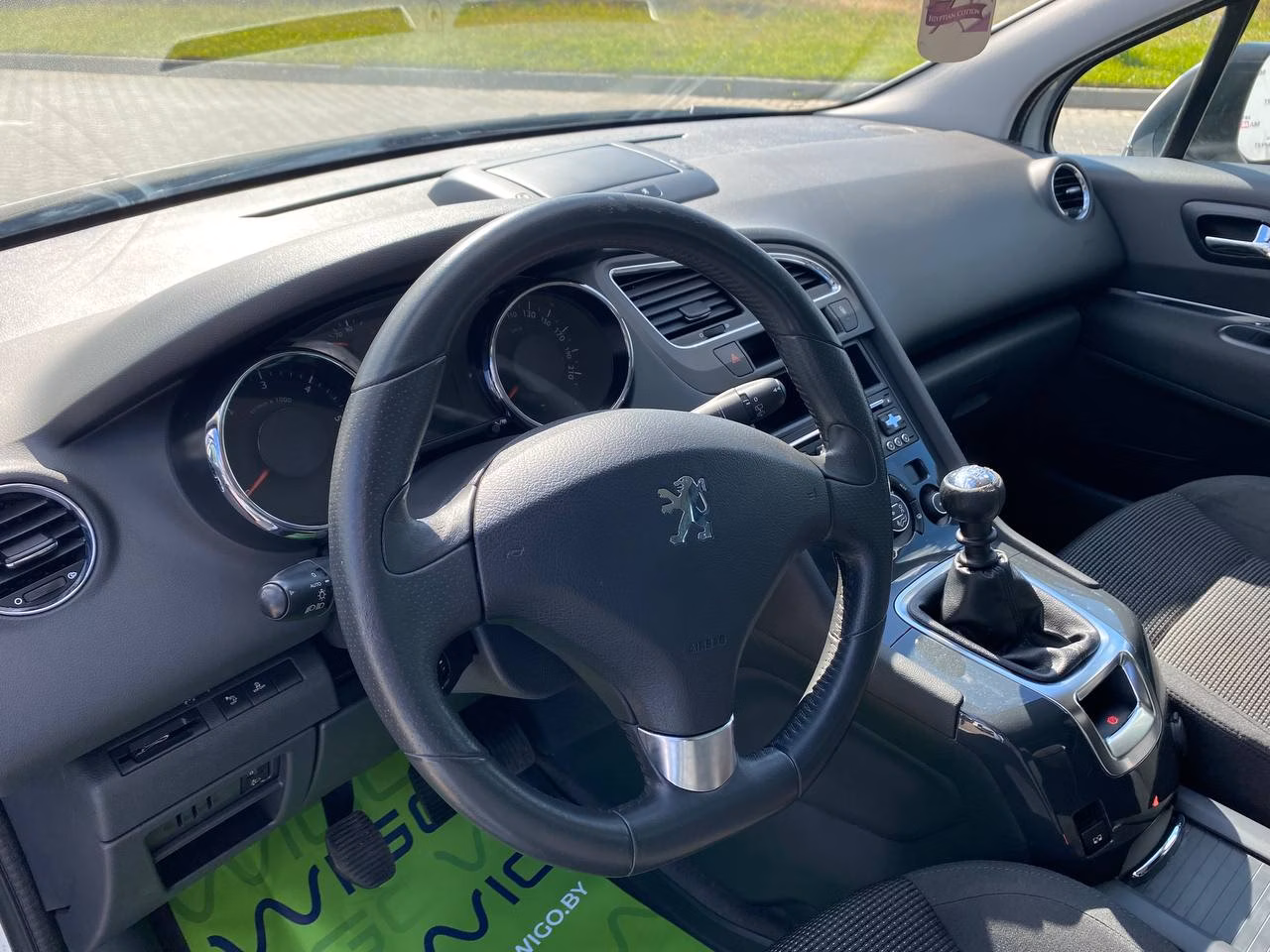 Peugeot 5008 фото 13