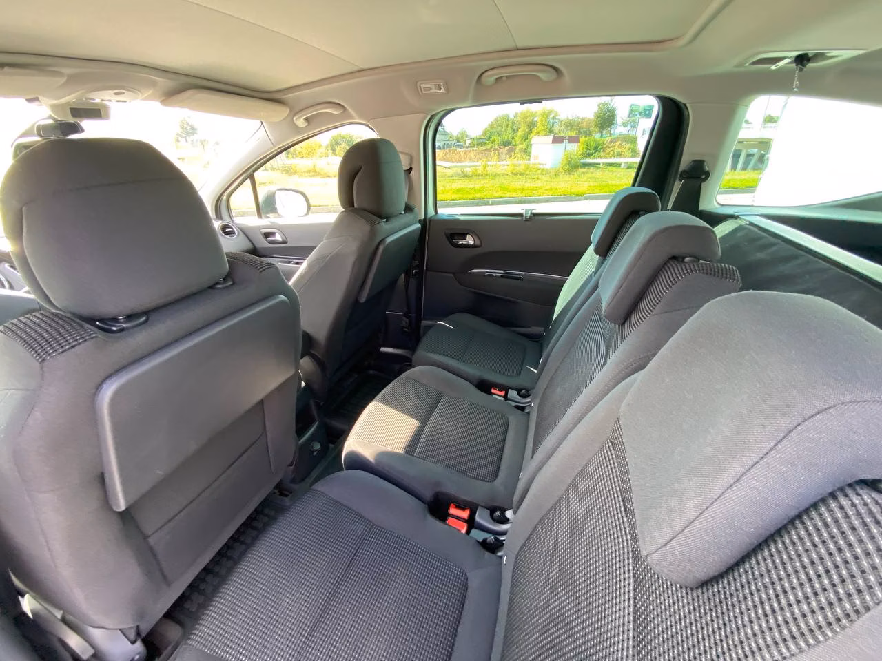Peugeot 5008 фото 17