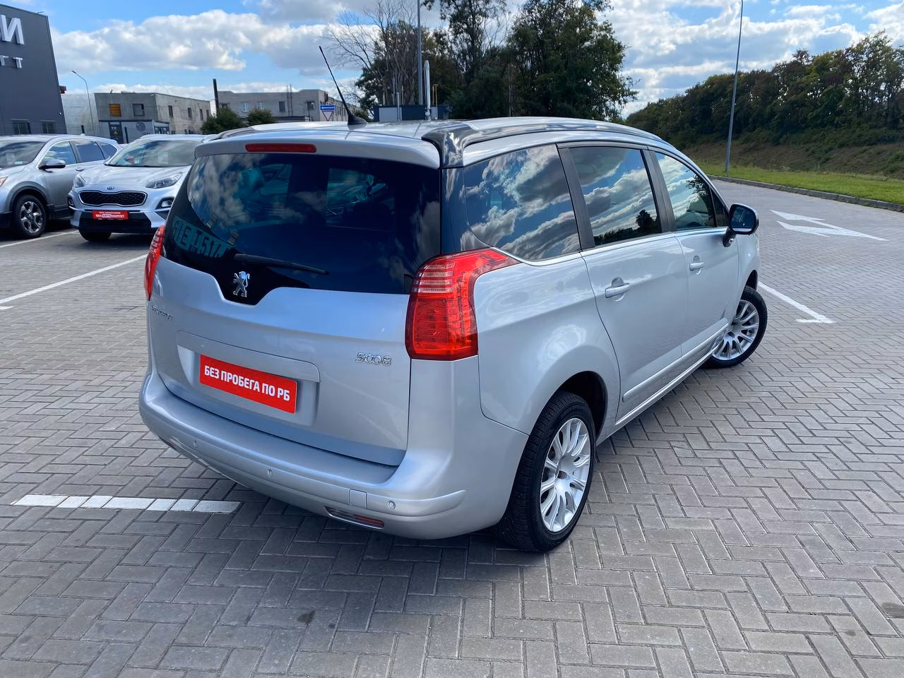 Peugeot 5008 фото 5