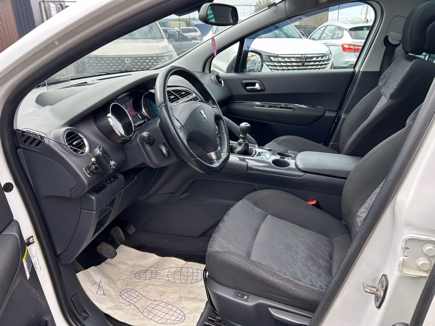Peugeot 3008 фото 12