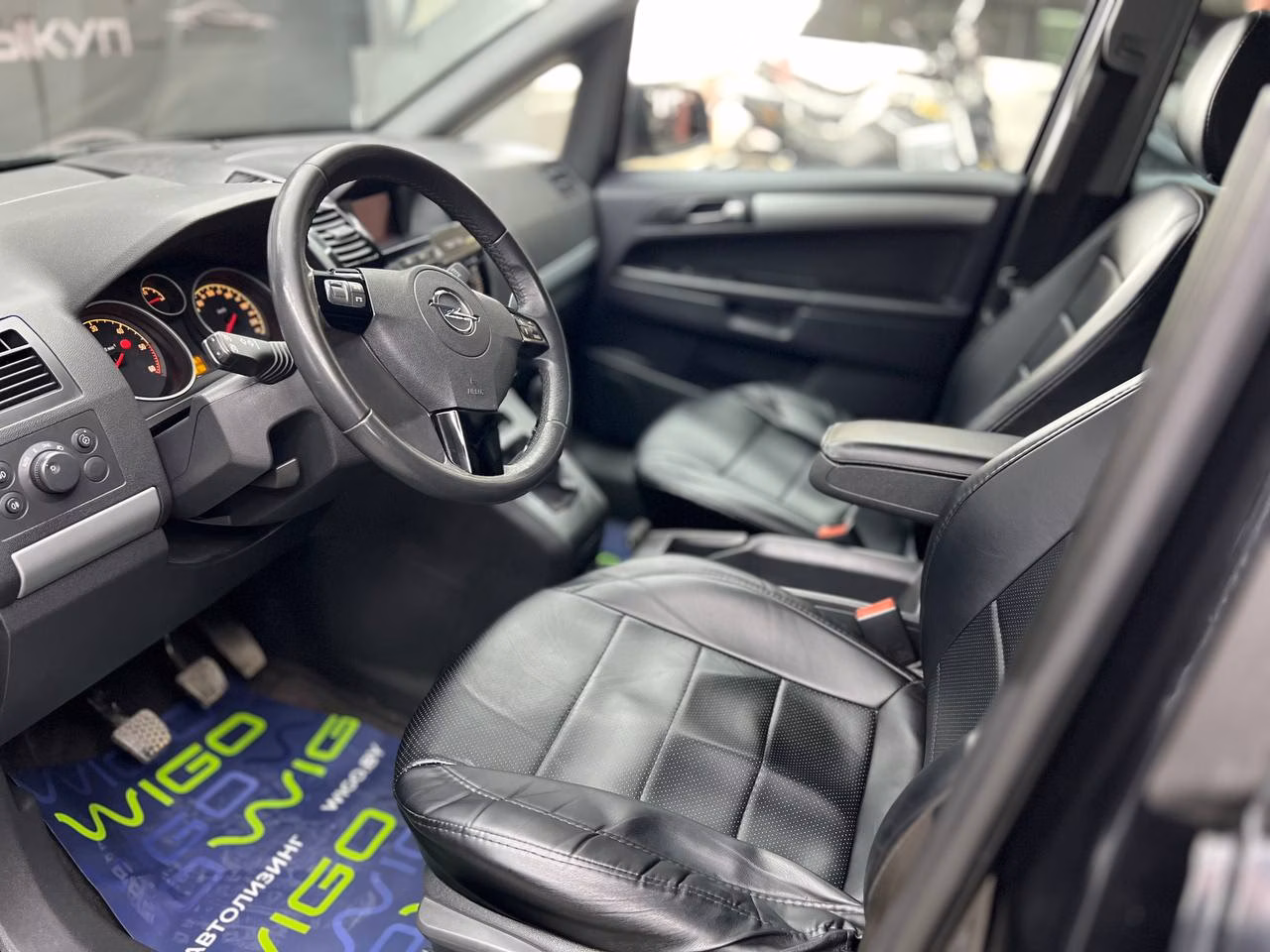 Opel Zafira фото 7