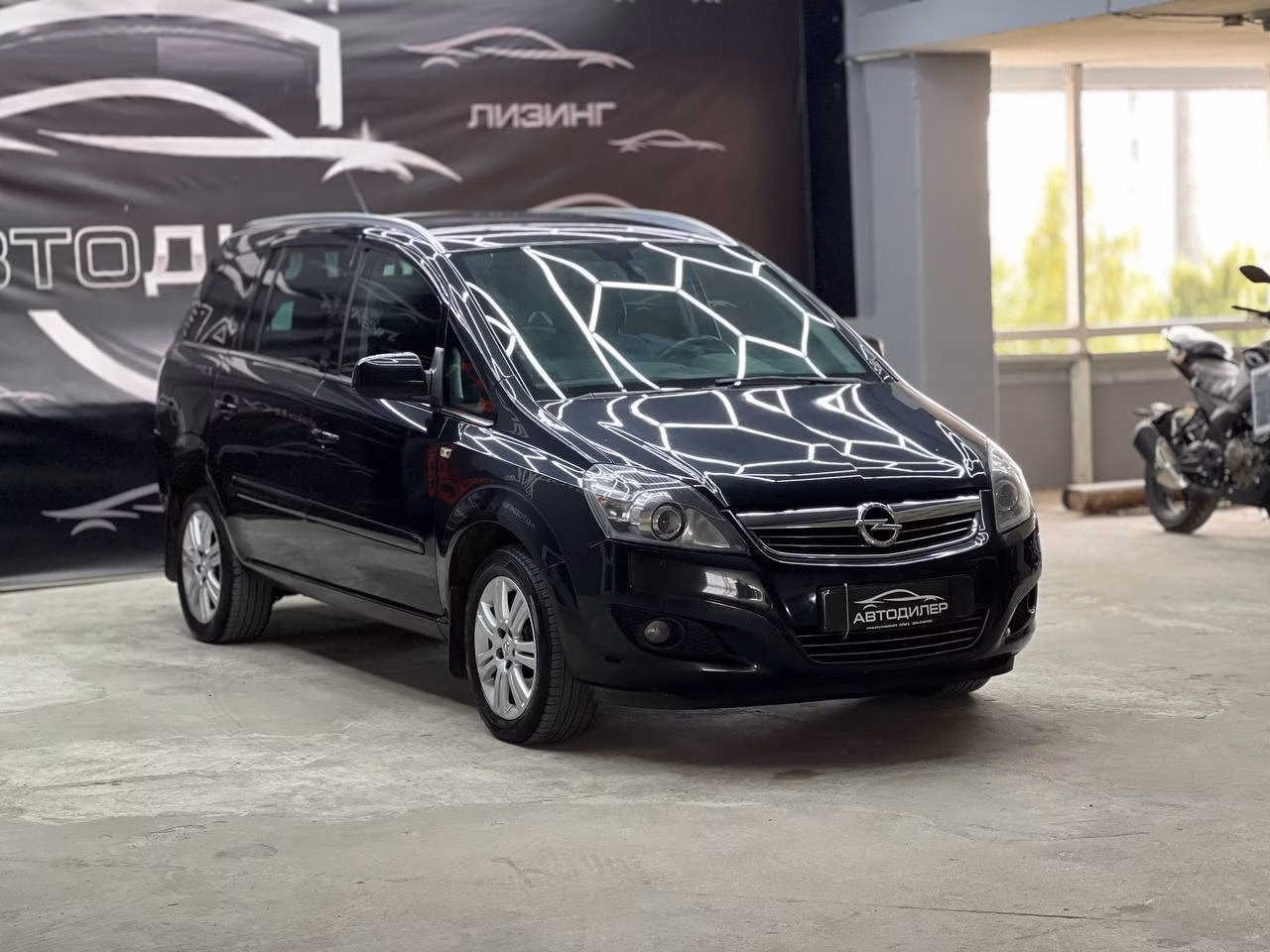Opel Zafira фото 3