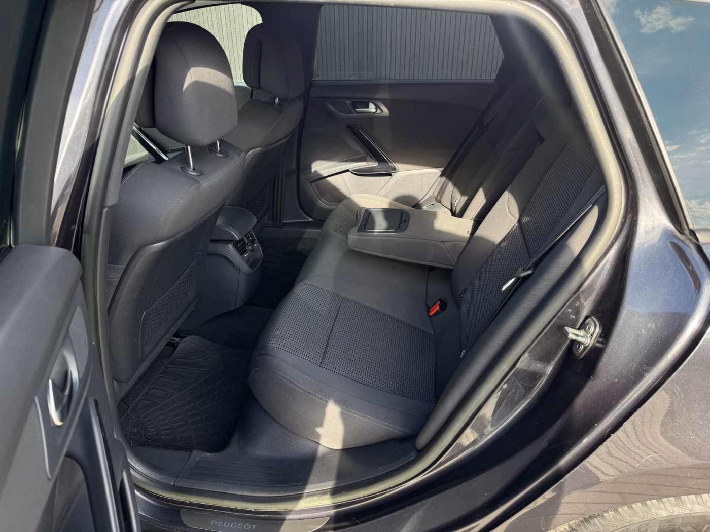Peugeot 508 фото 9