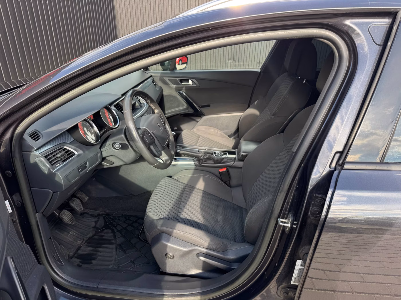 Peugeot 508 фото 8