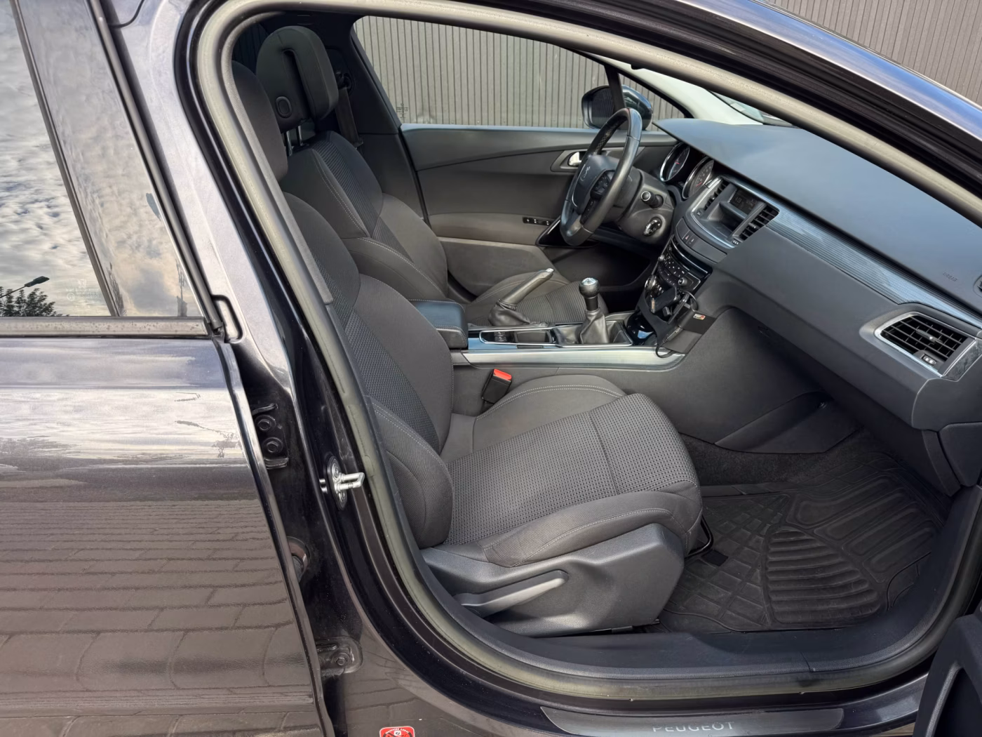 Peugeot 508 фото 11