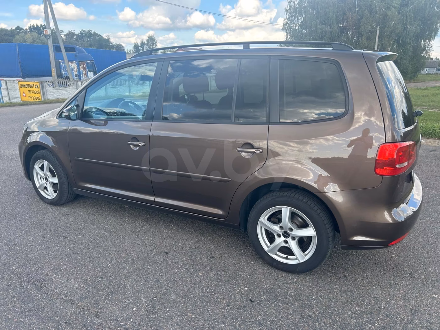 Volkswagen Touran фото 11