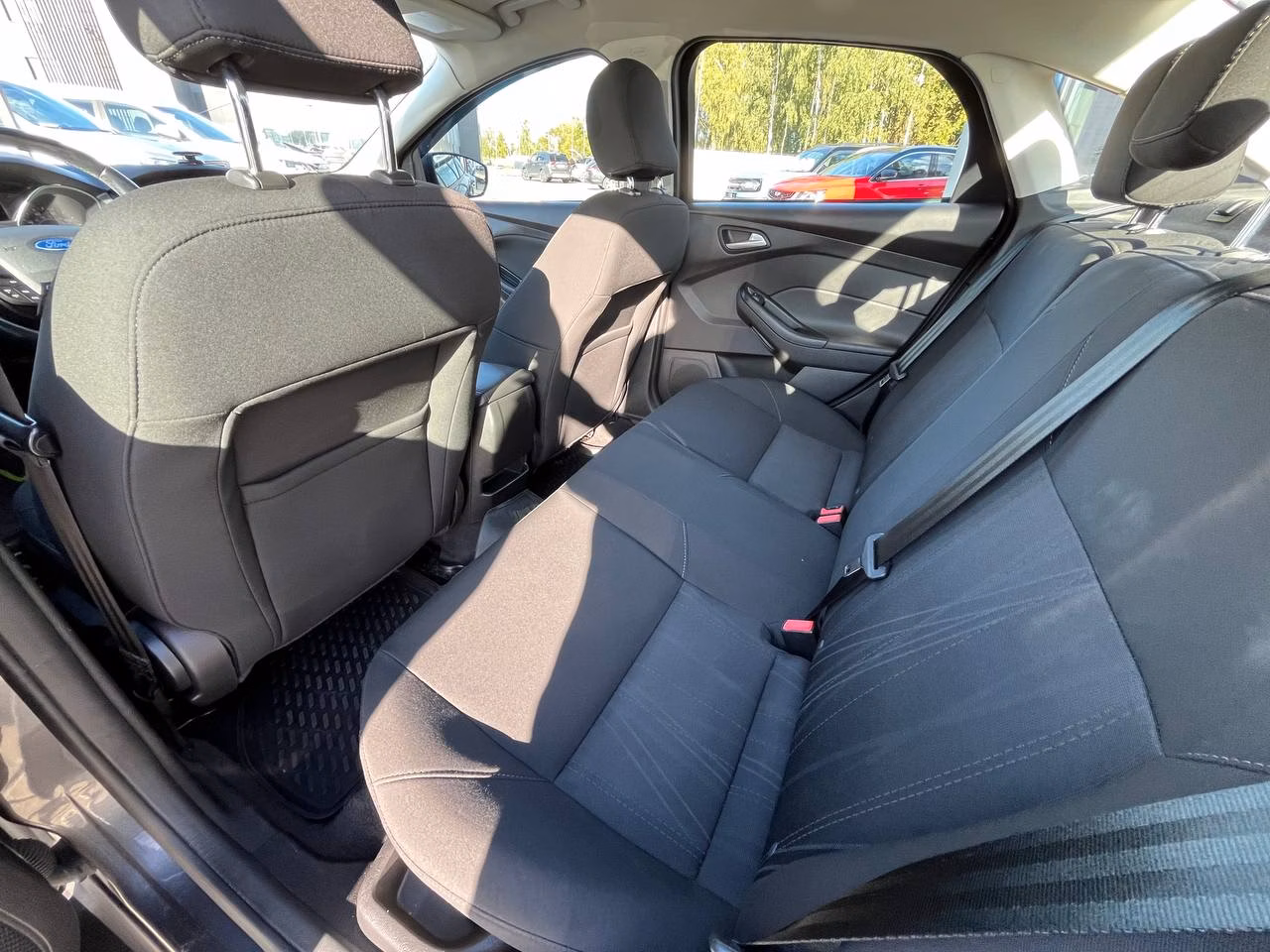 Ford Focus фото 10