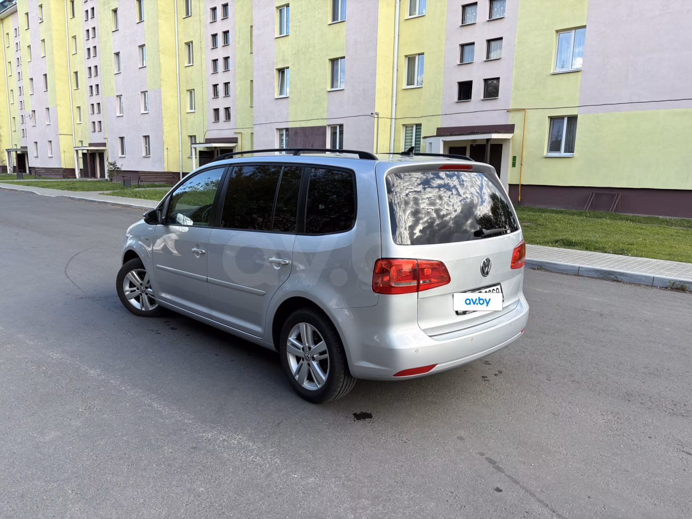 Volkswagen Touran фото 8