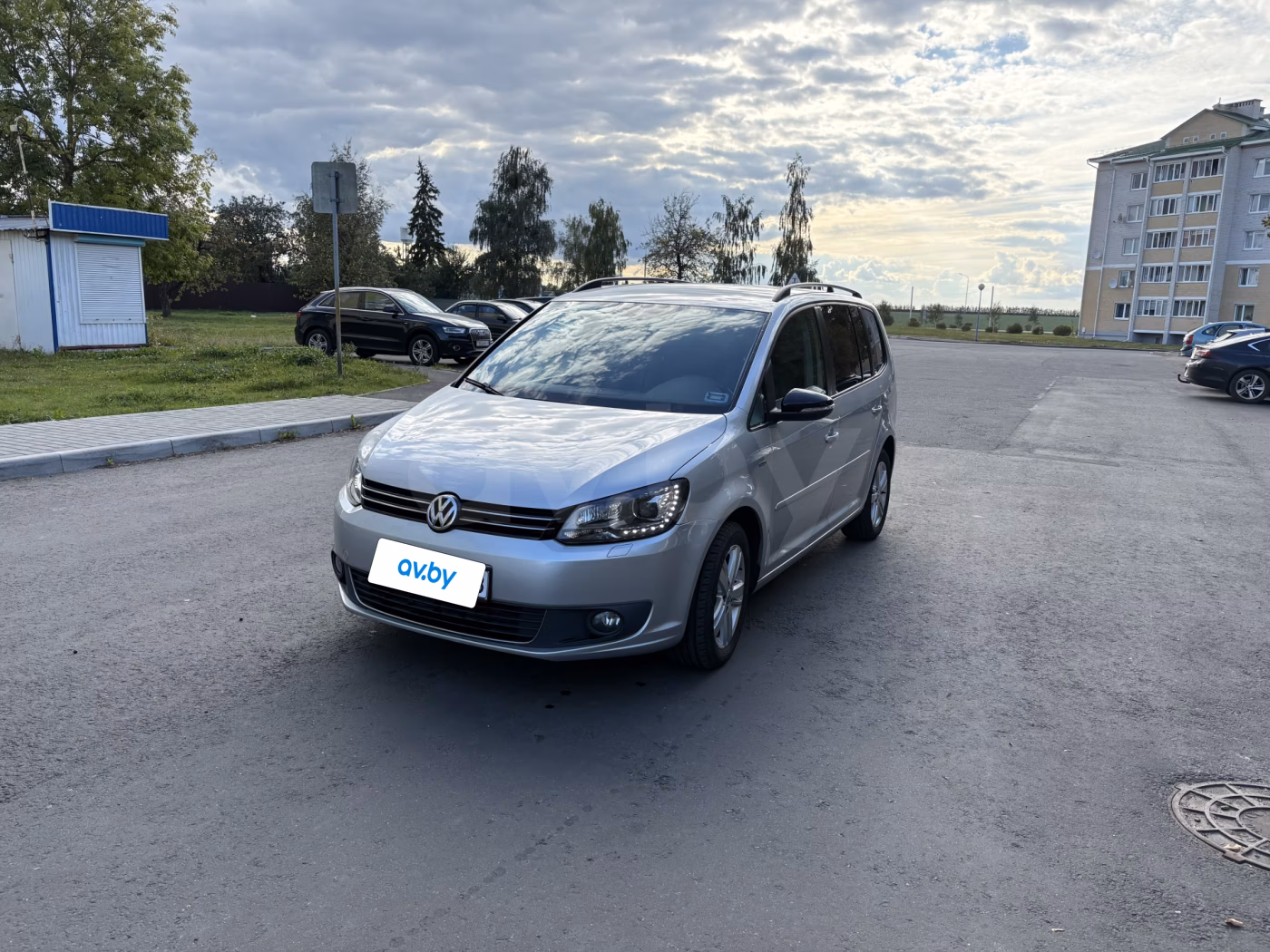 Volkswagen Touran фото 2