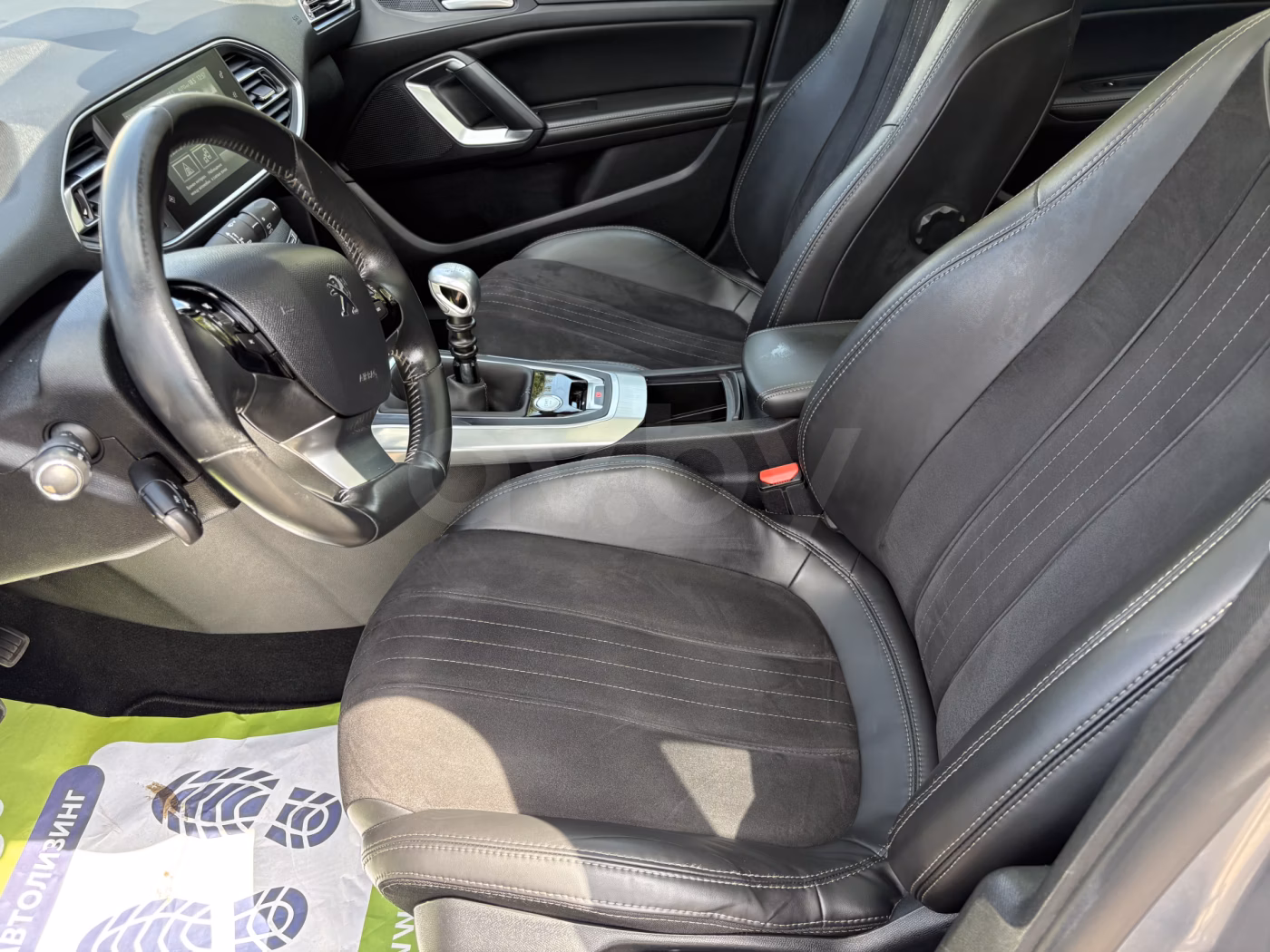 Peugeot 308 фото 11
