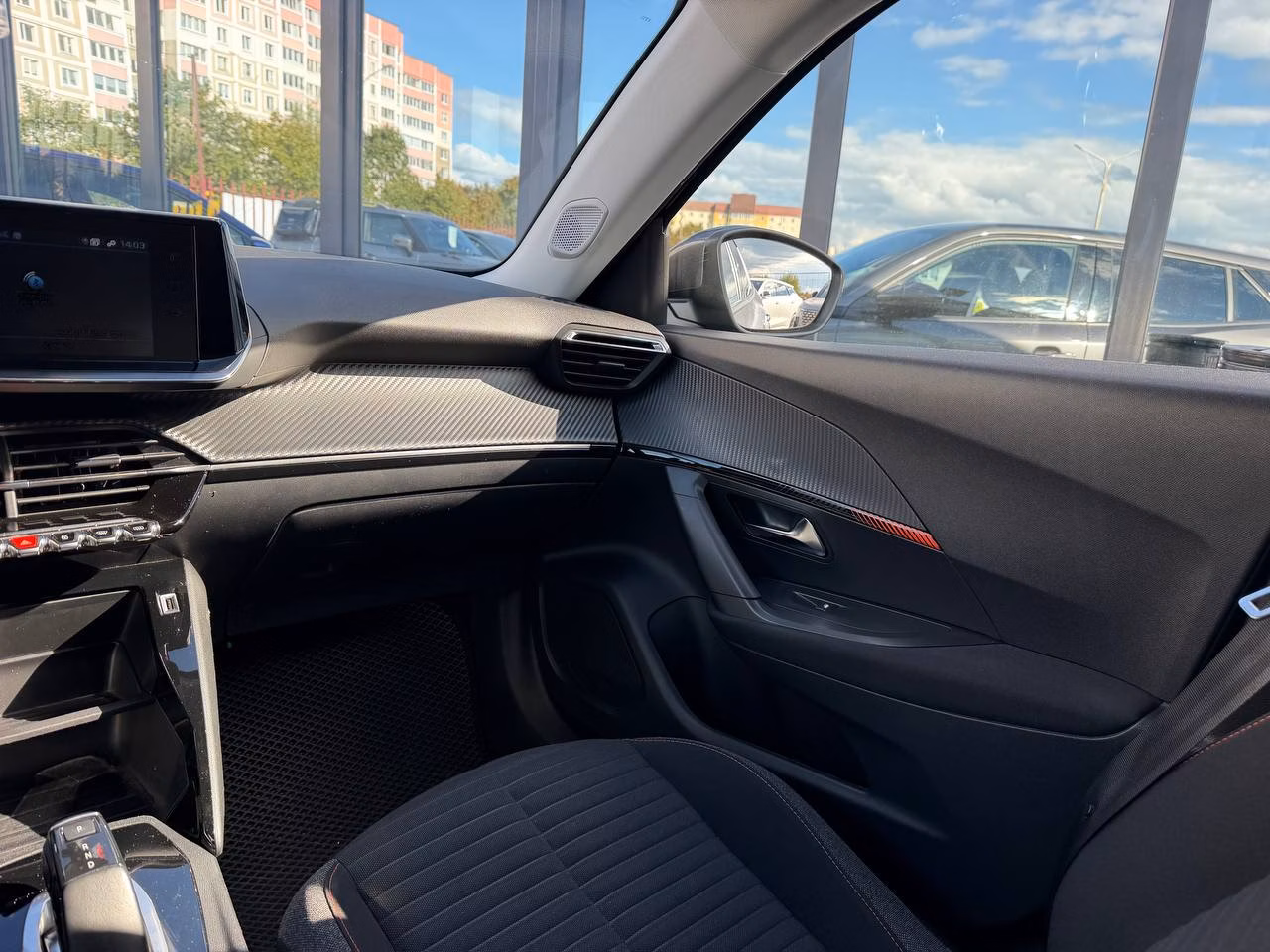 Peugeot 2008 фото 17