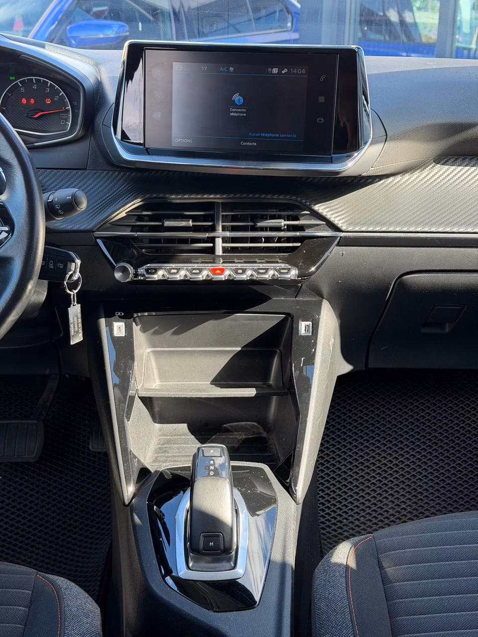 Peugeot 2008 фото 16