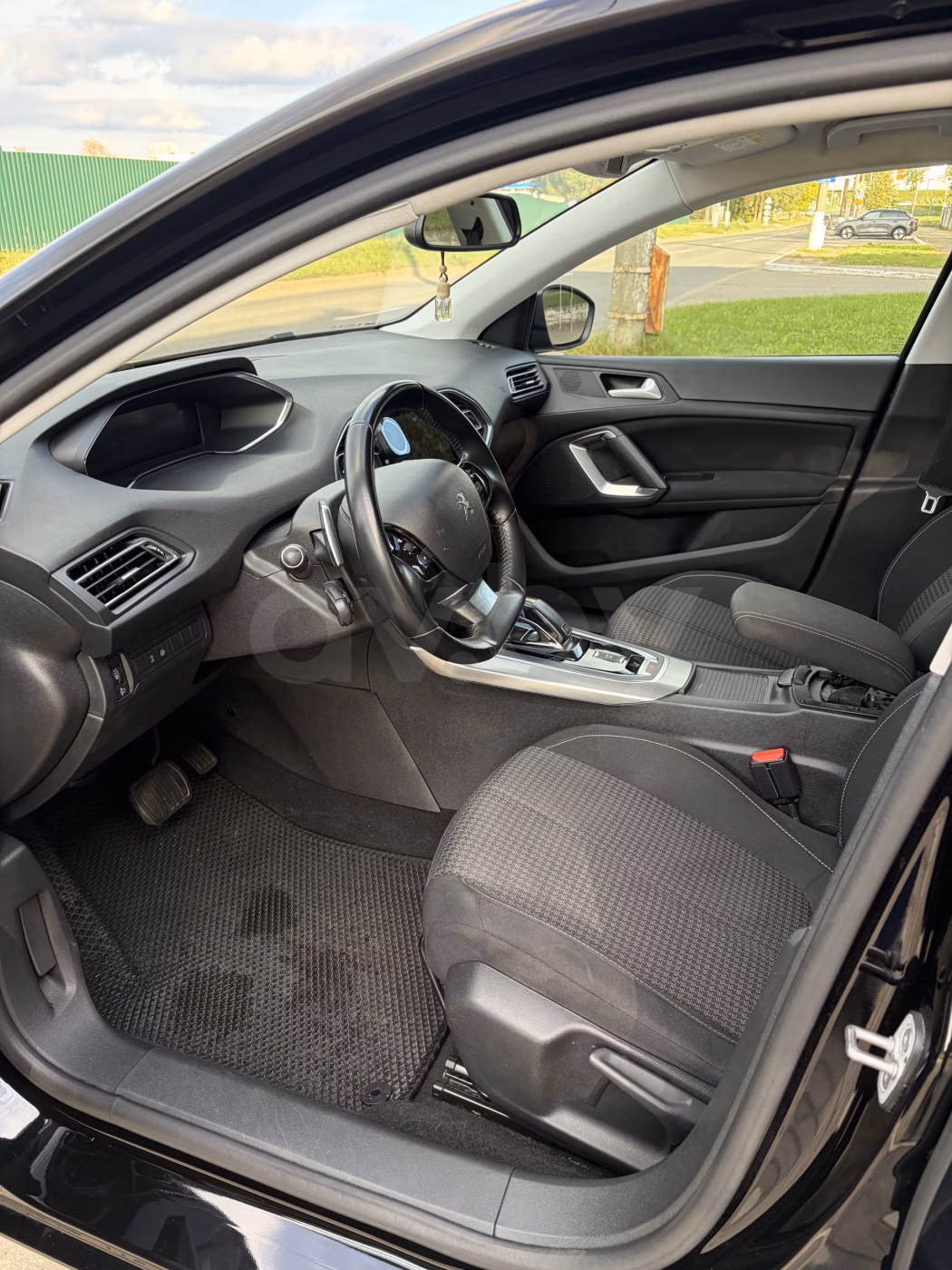 Peugeot 308 фото 15