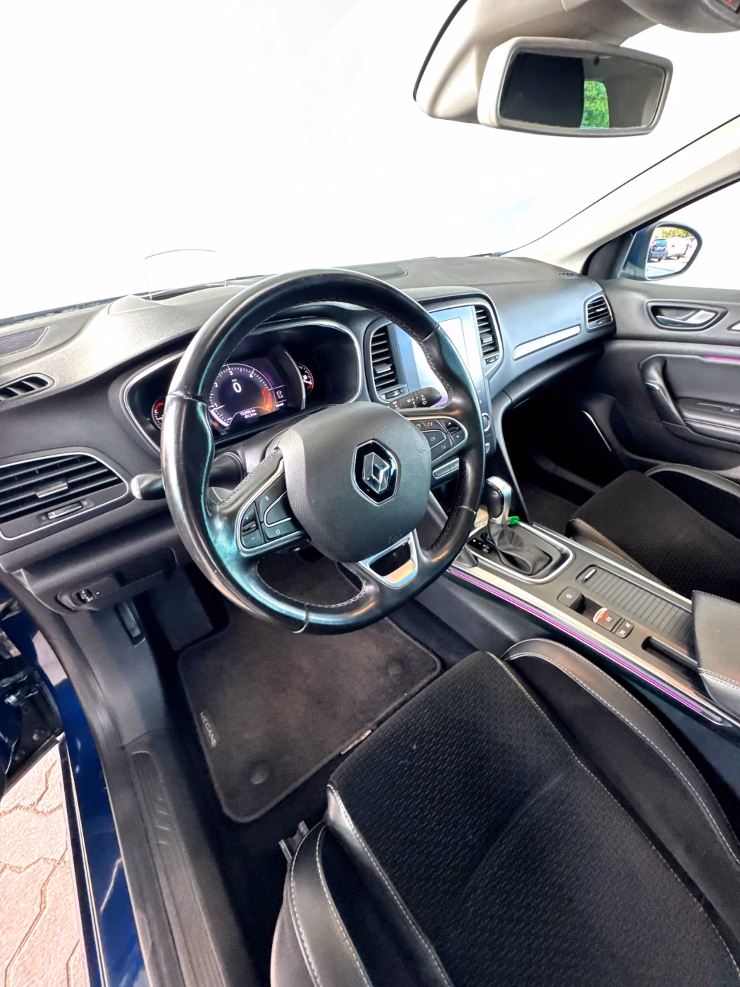 Renault Megane фото 8