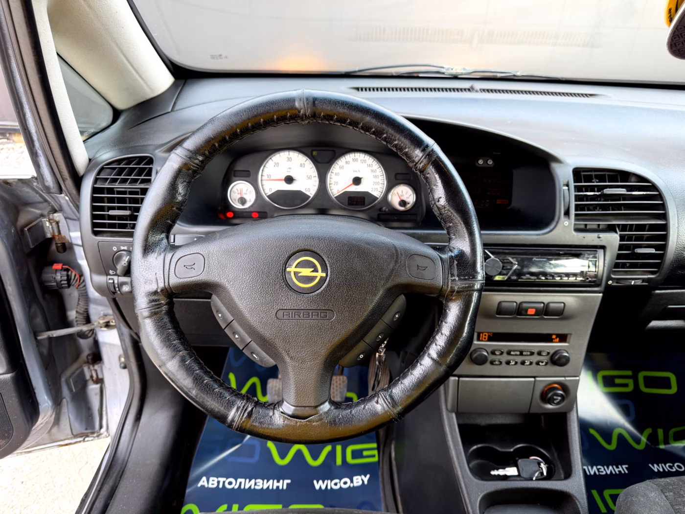 Opel Zafira фото 9