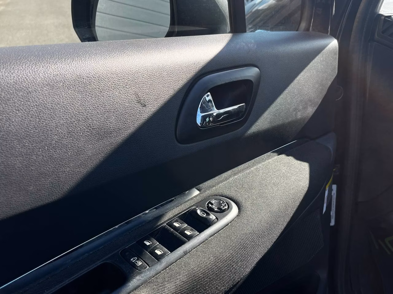 Peugeot 5008 фото 10