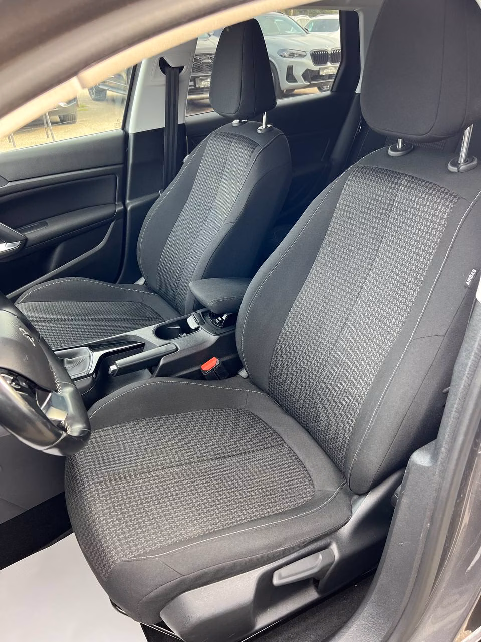 Peugeot 308 фото 8
