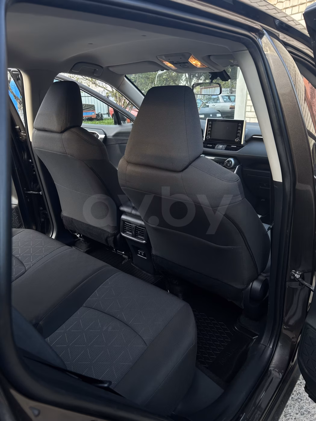 Toyota RAV4 фото 14